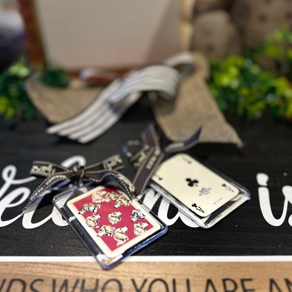 Hermes Dog Play Card Key Chain with Ribbon - Picture 2 of 6